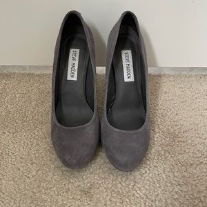 Steve Madden Grey Suede Remmedy Heel